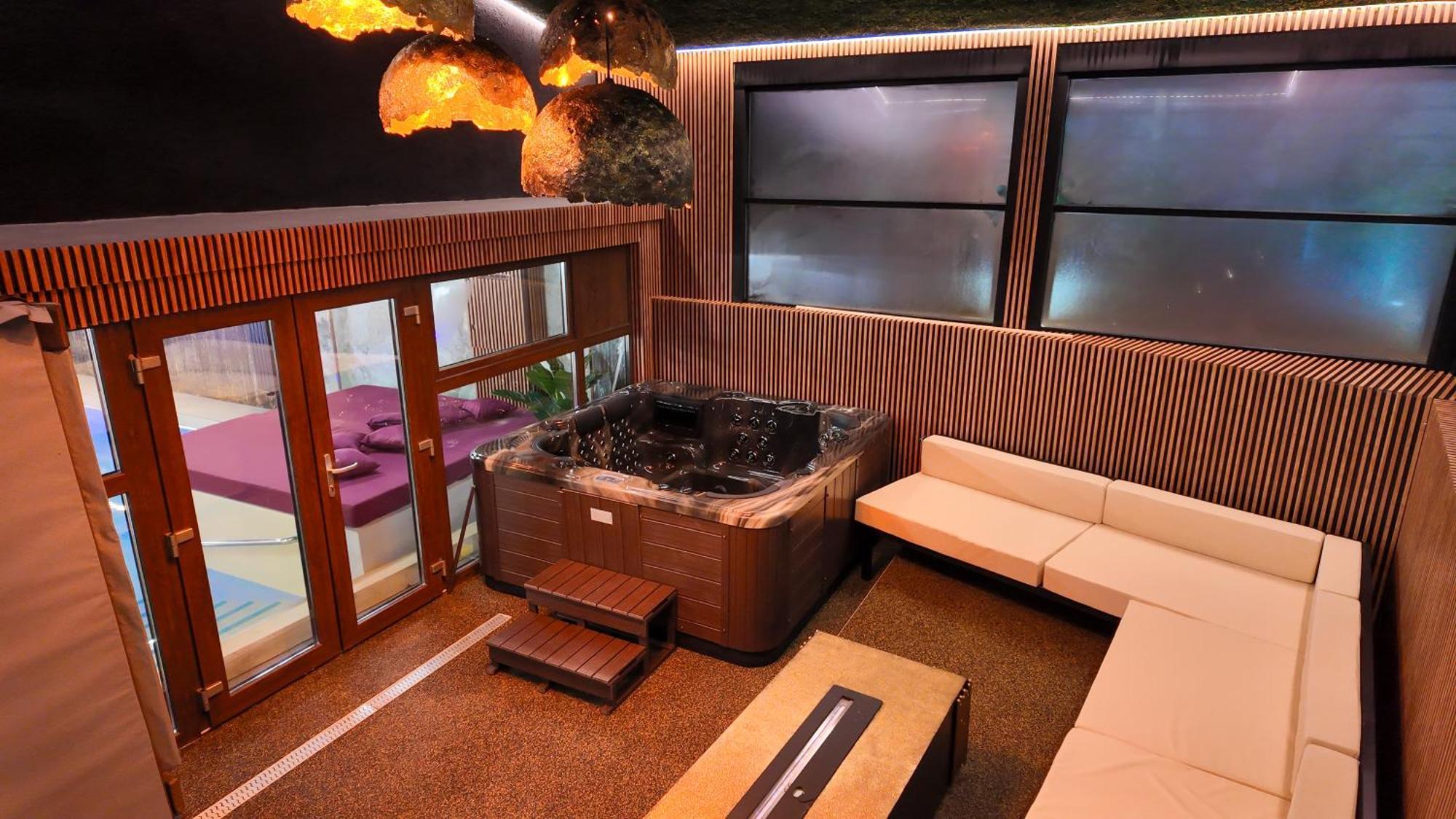 Uve Residence & Spa Piatra Neamţ Dış mekan fotoğraf